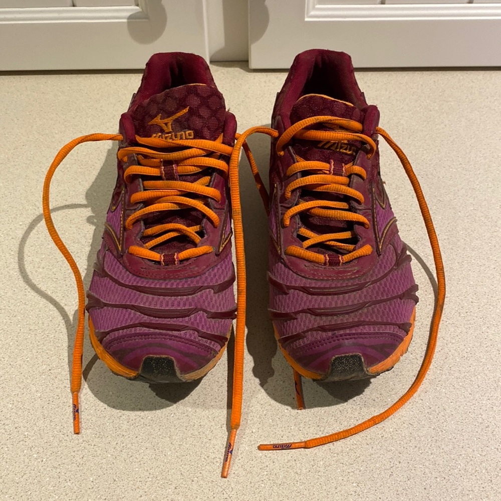 Women’s running spikes